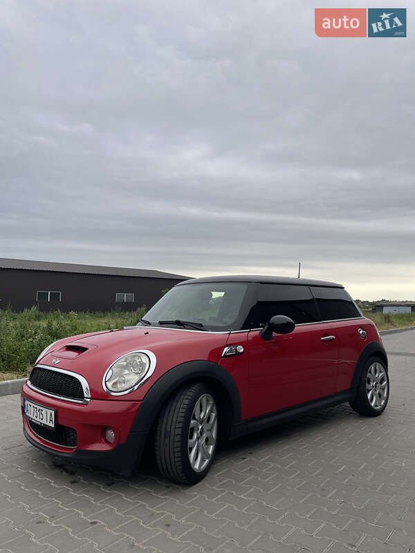 Хэтчбек MINI Cooper 2009 в Ивано-Франковске