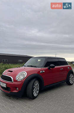 Хэтчбек MINI Cooper 2009 в 