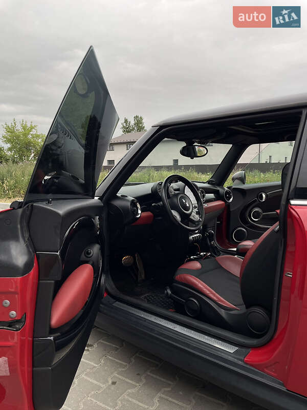 Хэтчбек MINI Cooper 2009 в Ивано-Франковске