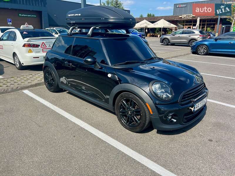 Хэтчбек MINI Cooper 2012 в Киеве
