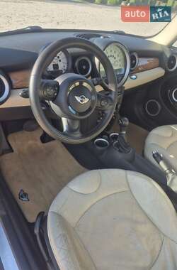 Хэтчбек MINI Cooper 2011 в 