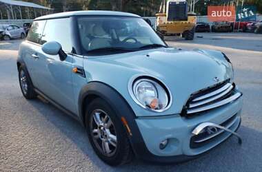 Хэтчбек MINI Cooper 2011 в 