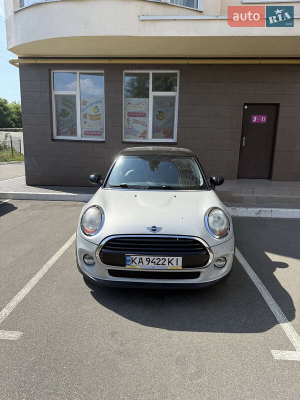 Хетчбек MINI Cooper 2017 в Вишгороді