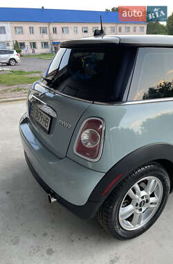 Хэтчбек MINI Cooper 2013 в 