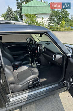 Хетчбек MINI Cooper 2013 в 