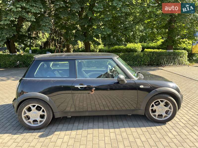 Хэтчбек MINI Cooper 2002 в Шипинцах