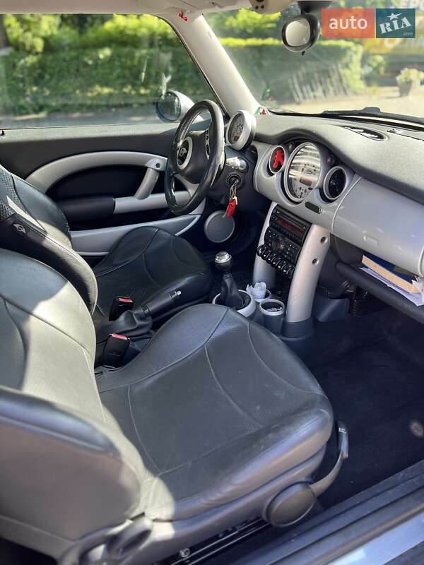Хэтчбек MINI Cooper 2002 в Шипинцах