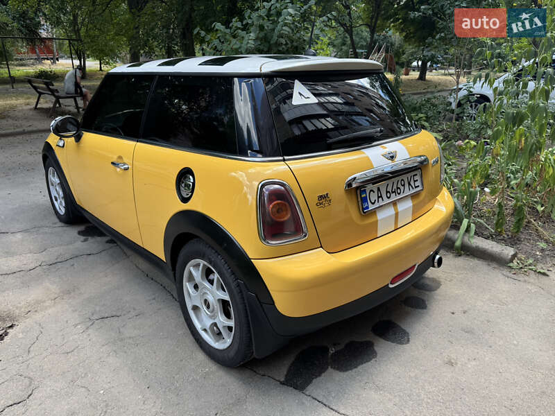 Хэтчбек MINI Cooper 2007 в Звенигородке