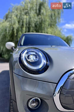Хетчбек MINI Cooper 2021 в 