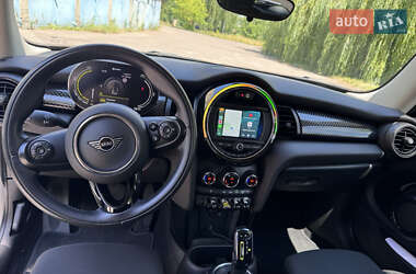 Хетчбек MINI Cooper 2021 в 