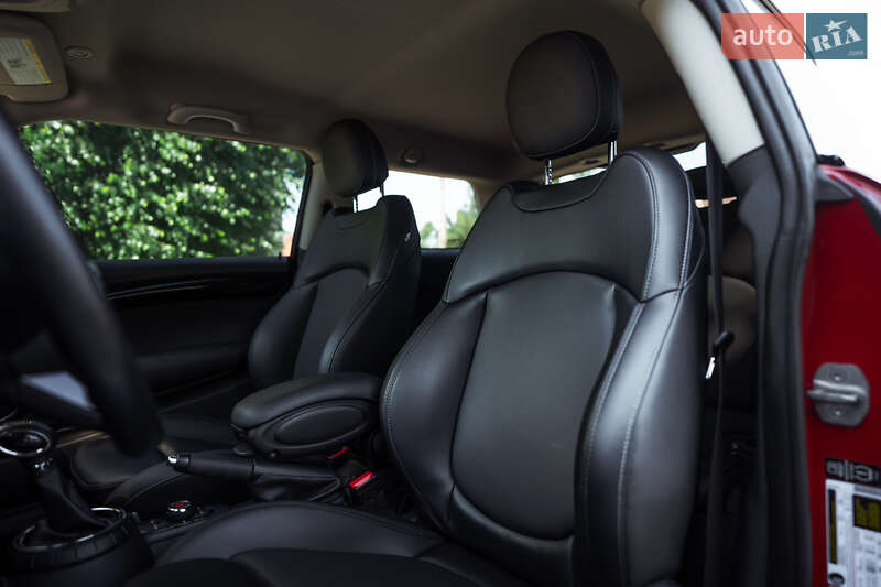 Хэтчбек MINI Cooper 2014 в Полтаве