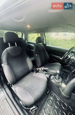 Хэтчбек MINI Cooper 2005 в 