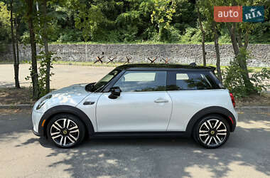 Хэтчбек MINI Cooper 2022 в 