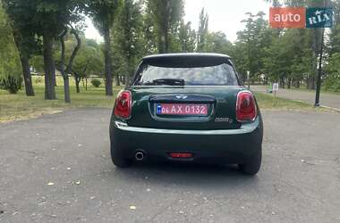 Хэтчбек MINI Cooper 2016 в 