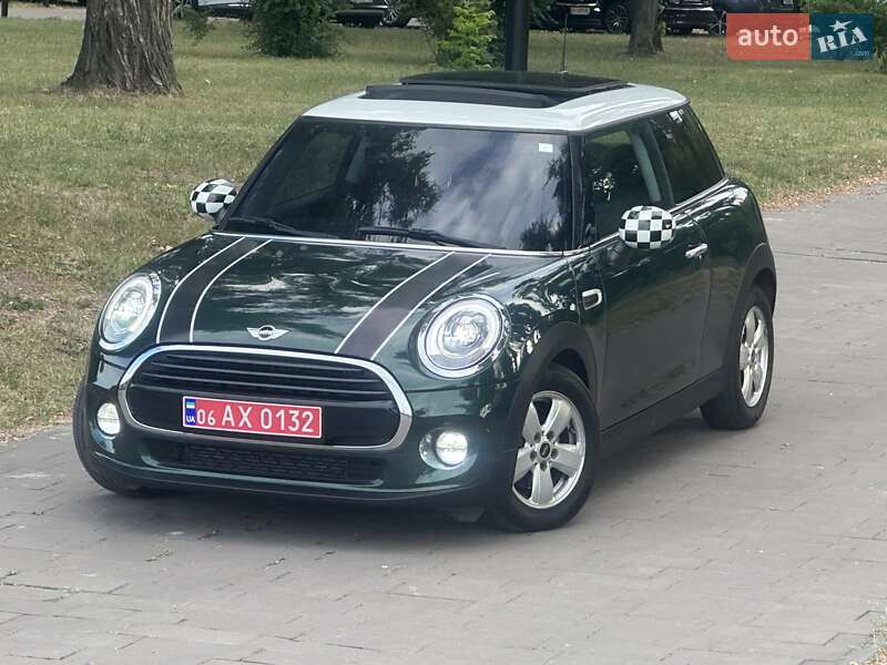 Хэтчбек MINI Cooper 2016 в 