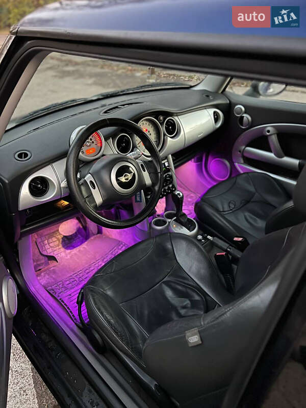 Хетчбек MINI Cooper 2002 в Первомайську