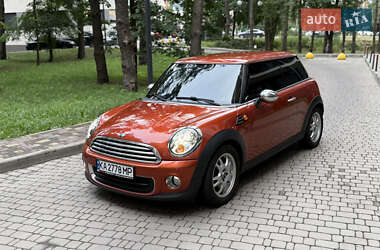 Хэтчбек MINI Cooper 2011 в 