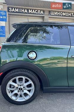 Хетчбек MINI Cooper 2016 в 