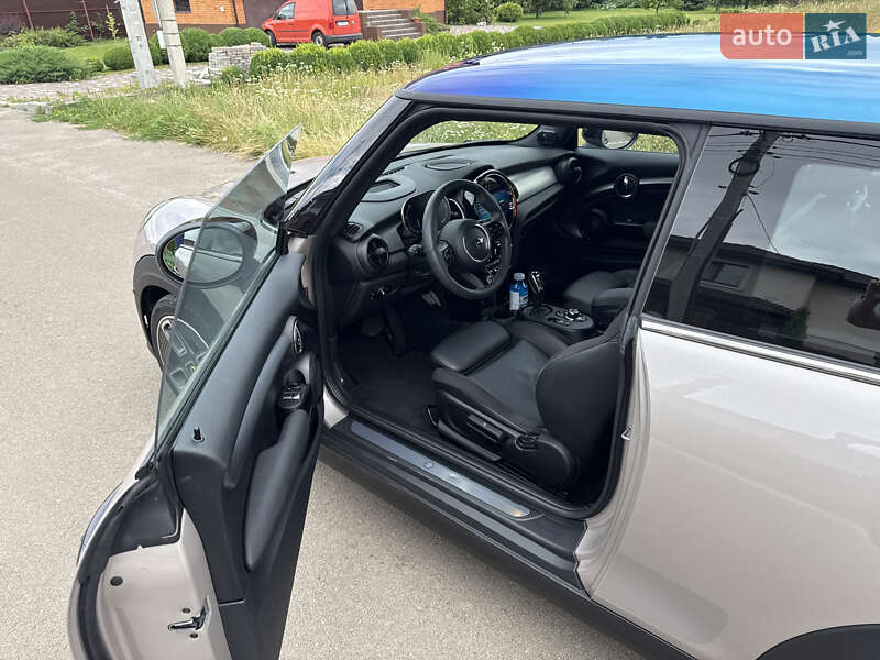 Хэтчбек MINI Cooper 2022 в Киеве