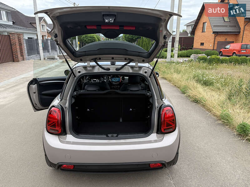 Хэтчбек MINI Cooper 2022 в Киеве