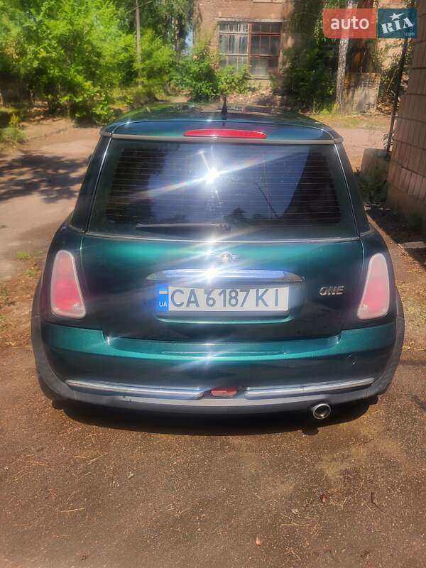 Хэтчбек MINI Cooper 2004 в Черкассах