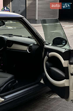 Хэтчбек MINI Cooper 2013 в 