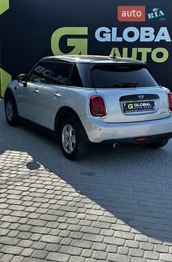 Хетчбек MINI Cooper 2019 в 