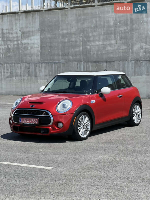 Хетчбек MINI Cooper 2015 в 