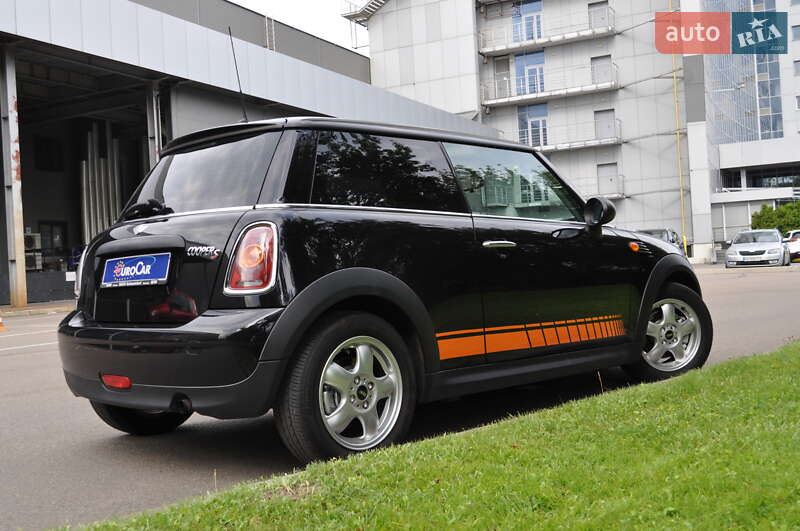 Хетчбек MINI Cooper 2010 в Києві
