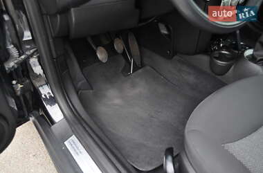 Хэтчбек MINI Cooper 2010 в 