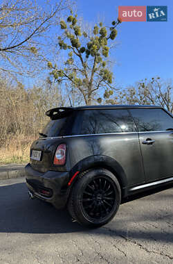 Хэтчбек MINI Cooper 2012 в 