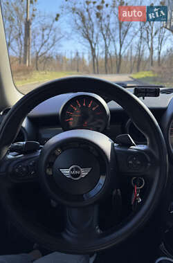 Хэтчбек MINI Cooper 2012 в 