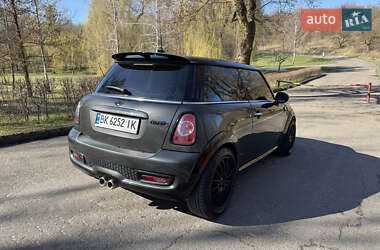 Хэтчбек MINI Cooper 2012 в 