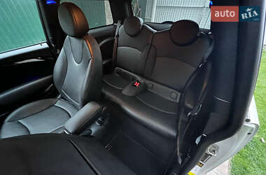 Хэтчбек MINI Cooper 2011 в 