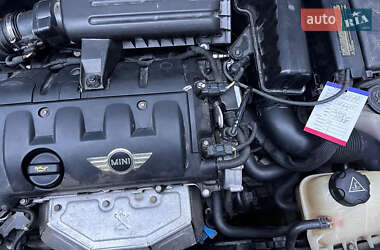 Хэтчбек MINI Cooper 2011 в 