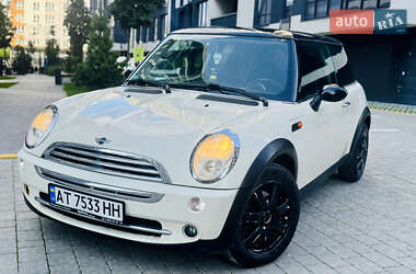Хэтчбек MINI Cooper 2004 в Ивано-Франковске