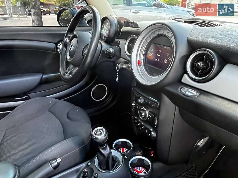 Хетчбек MINI Cooper 2011 в Дніпрі