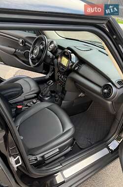Хэтчбек MINI Cooper 2016 в 
