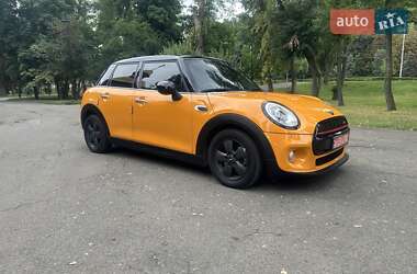 Хетчбек MINI Cooper 2014 в 