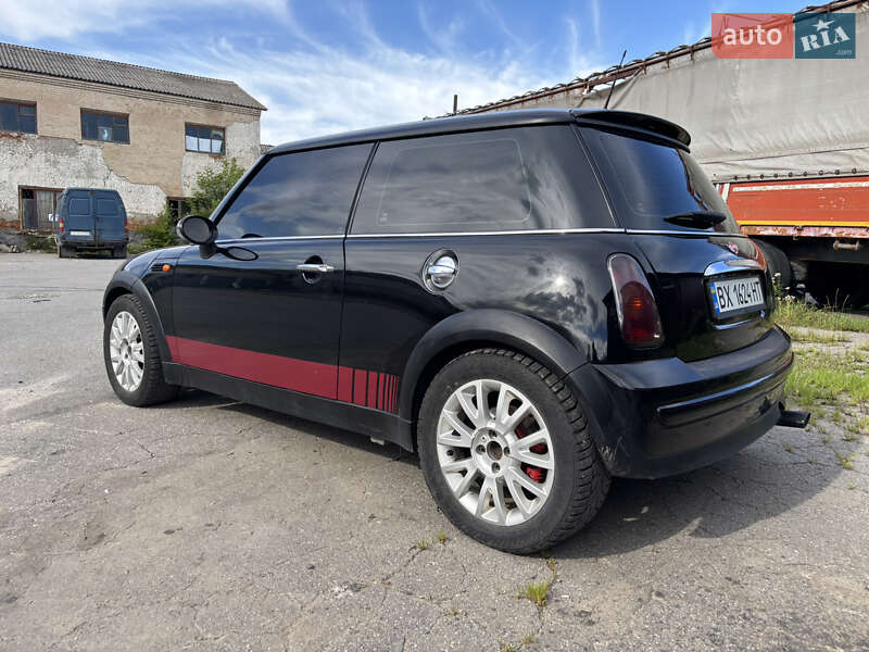 Хэтчбек MINI Cooper 2001 в Красилове