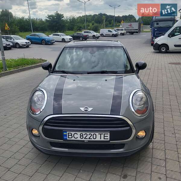 Хэтчбек MINI Cooper 2015 в Львове