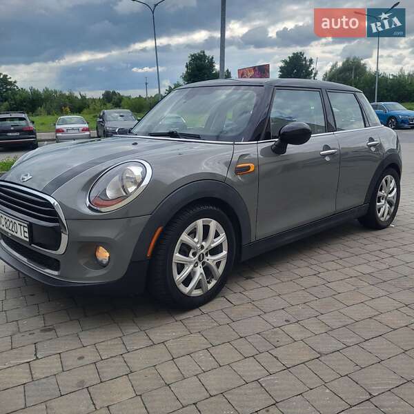 Хэтчбек MINI Cooper 2015 в Львове