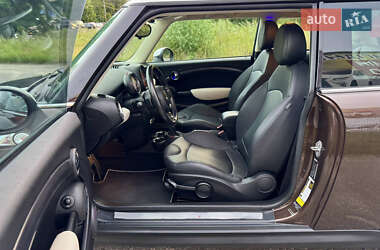 Хэтчбек MINI Cooper 2011 в 