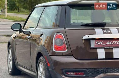 Хэтчбек MINI Cooper 2011 в 