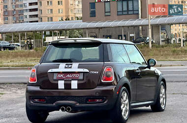 Хэтчбек MINI Cooper 2011 в 