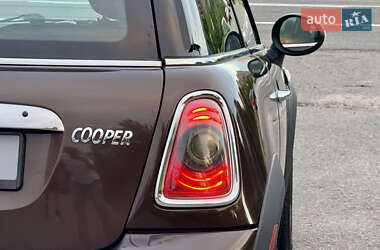 Хэтчбек MINI Cooper 2011 в 