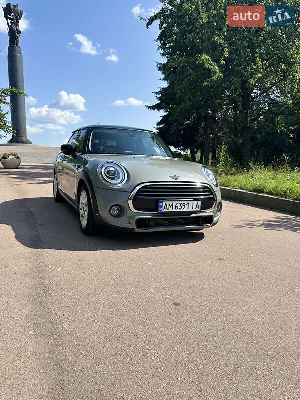 Хэтчбек MINI Cooper 2020 в 