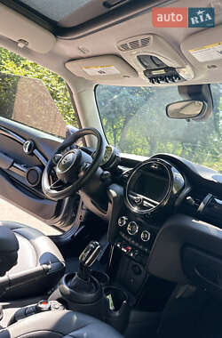 Хэтчбек MINI Cooper 2020 в 