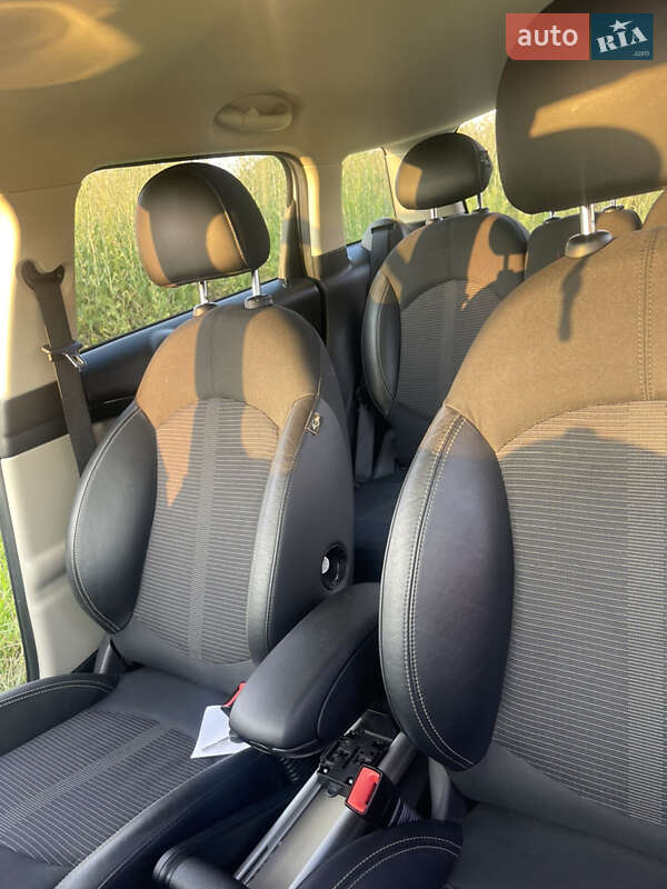 Хэтчбек MINI Cooper 2011 в Ровно