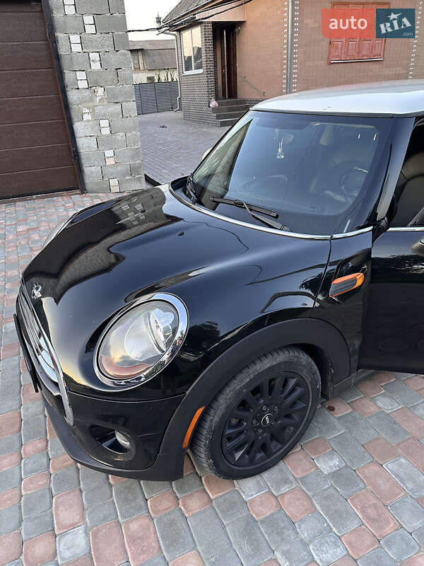 Хэтчбек MINI Cooper 2014 в Черкассах